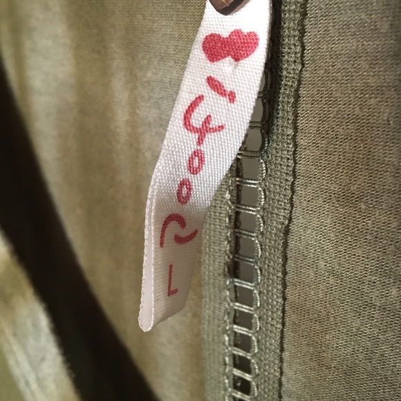 Green tie-dyed grunge hippie tee shirt with pocket - Picture 2 of 4